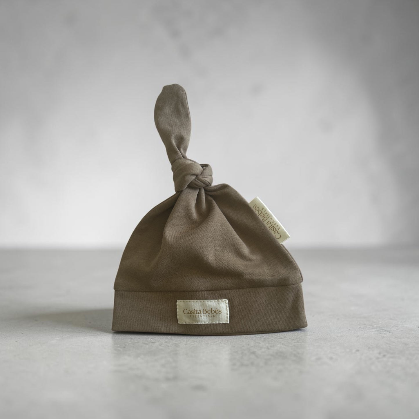 Essentīals Knot Beanie Mocha