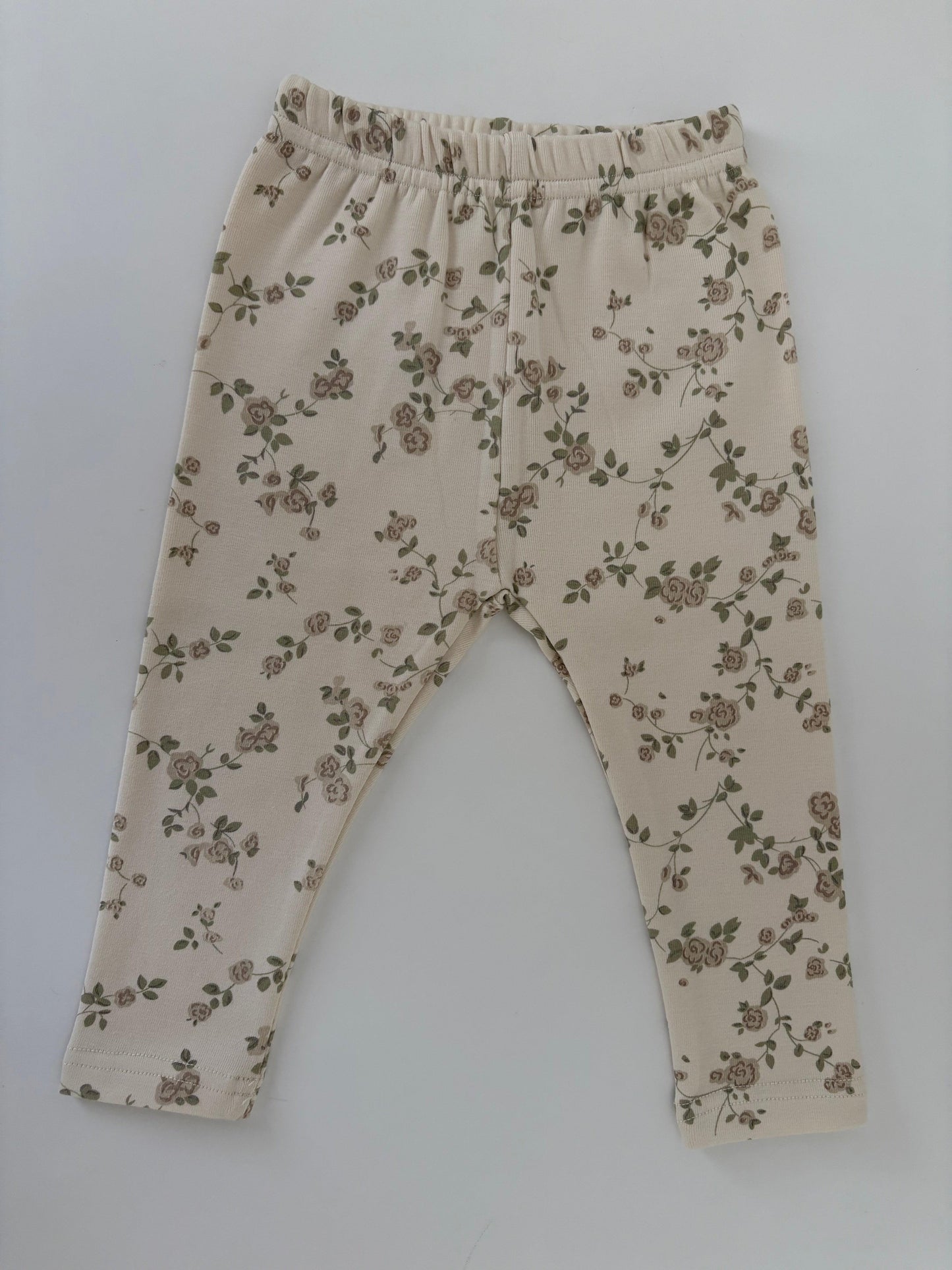 Organic baby leggings with floral print, soft and cozy for everyday wear