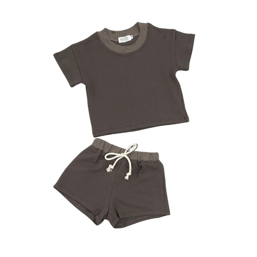 Dusty grey organic cotton baby shorts and short sleeve top set from Casita Bebes, certified organic baby clothing.